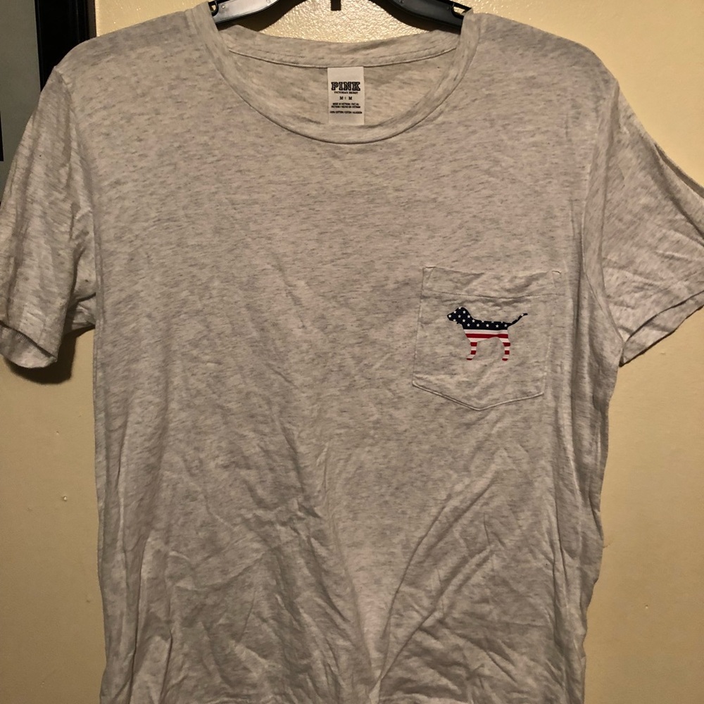 Vs Pink campus tee